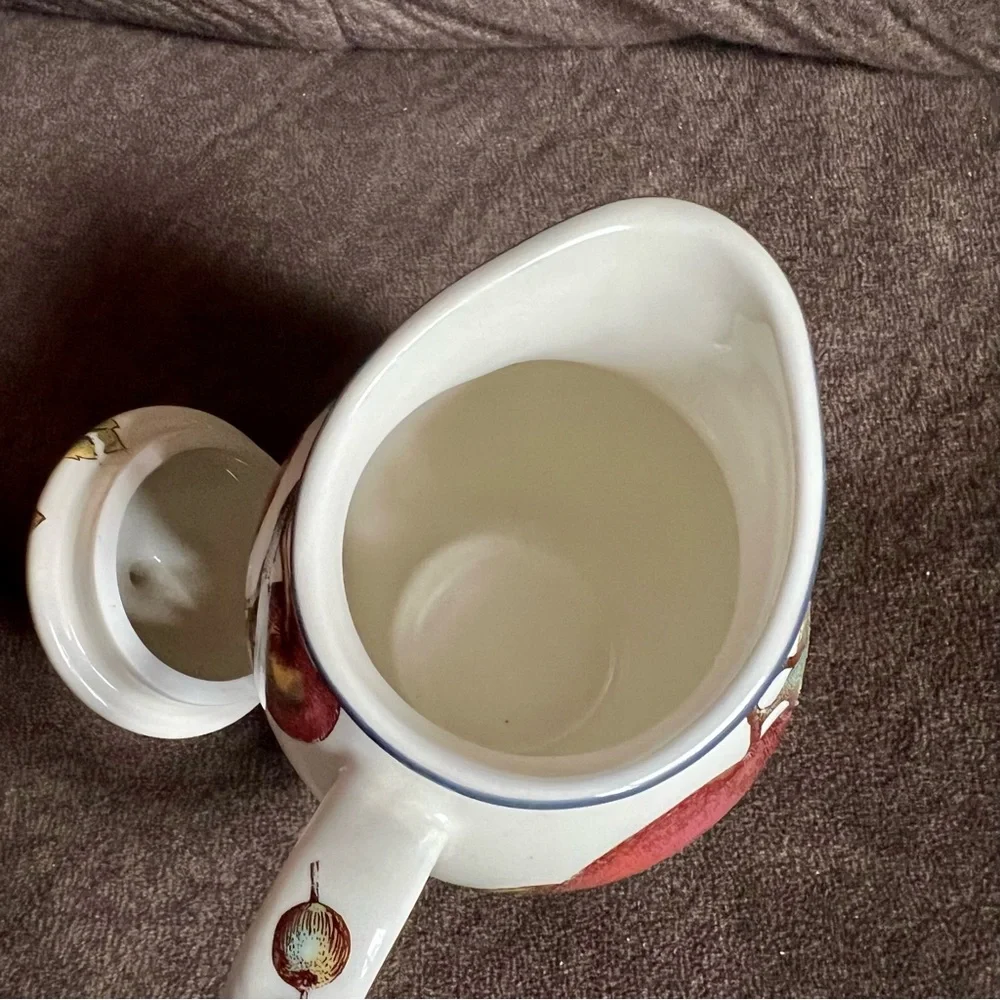 Pier 1 Macintosh Creamer with Lid